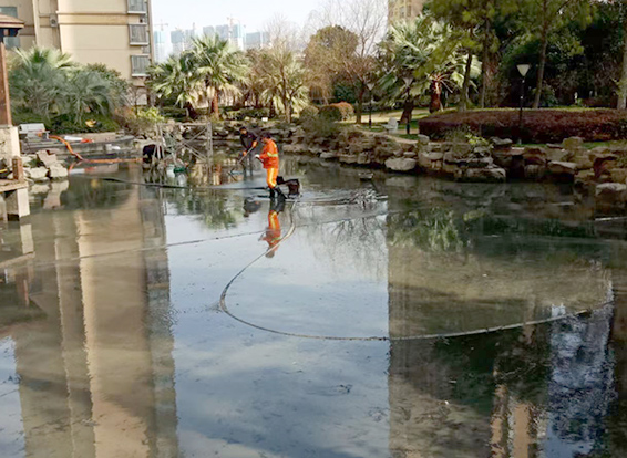 石泉景观池淤泥清理