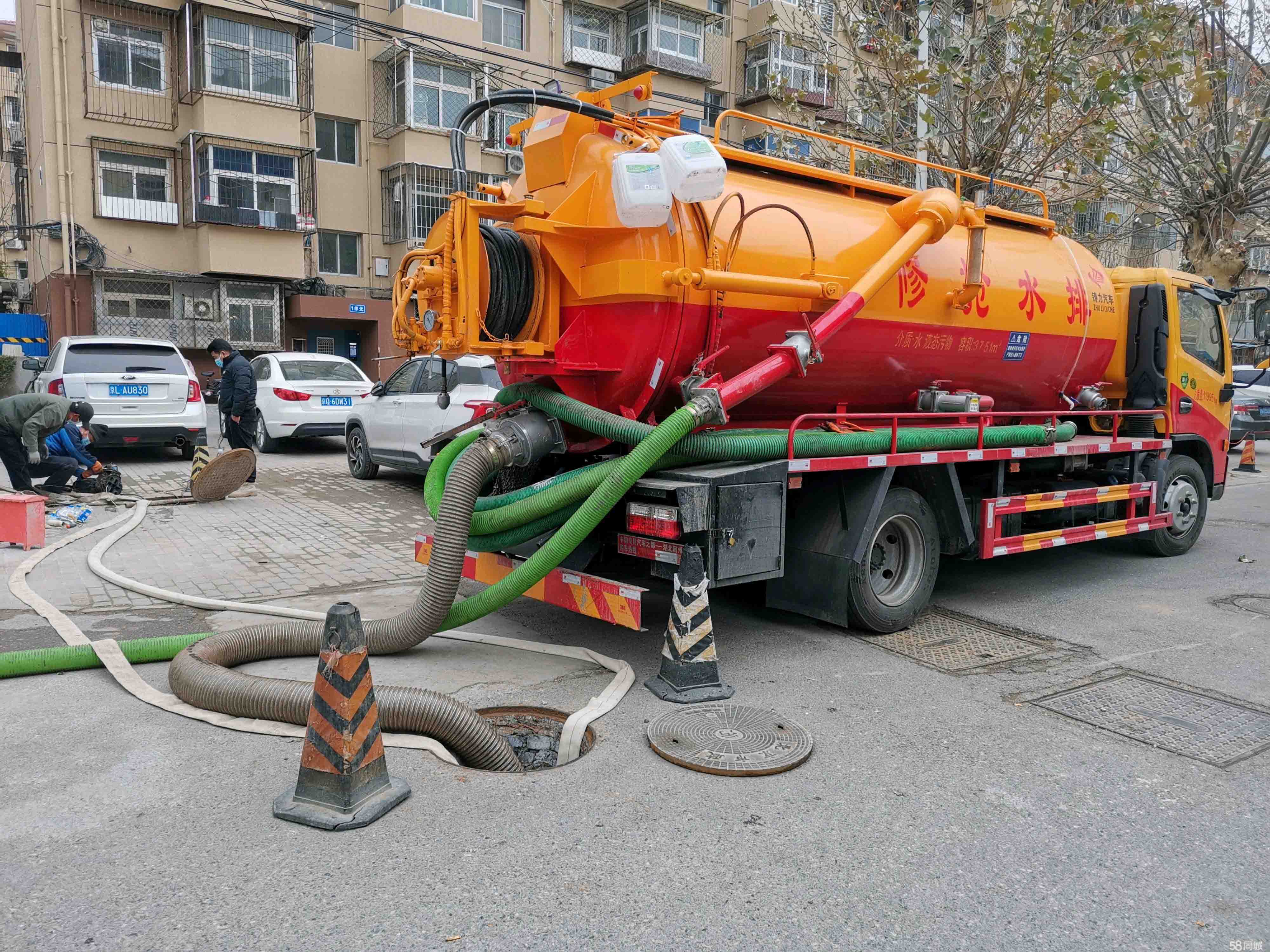 石泉抽粪吸污